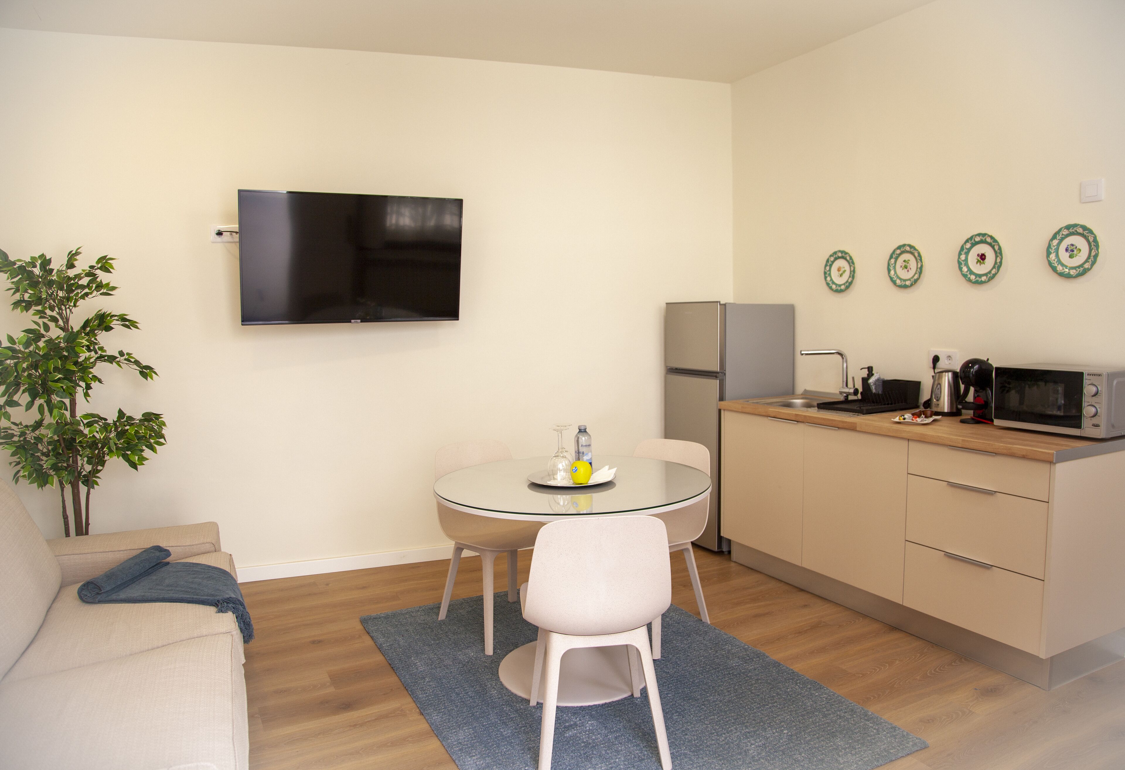 junior double room | television