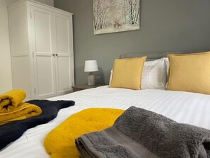 House - Stunning Beautiful 4-bed House in South Wales (Bridgend)