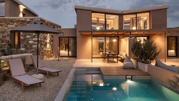 2 bedrooms, blackout curtains, soundproofing, iron/ironing board