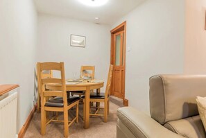 Dining - Stanwix Cottage. Walking distance of park and town (Carlisle)