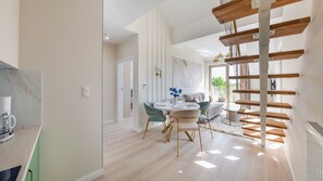 Apartment (311) | Wohnbereich | Flachbildfernseher