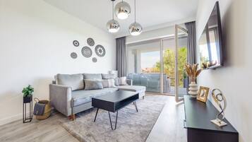 Apartment (110) | Wohnbereich | Flachbildfernseher