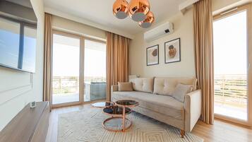 Apartment (211) | Wohnbereich | Flachbildfernseher