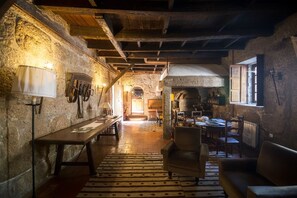 Comfort Double or Twin Room | Living area