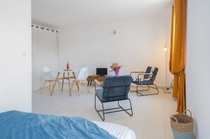 Suite clásica | Zona de estar | Una televisión de pantalla plana