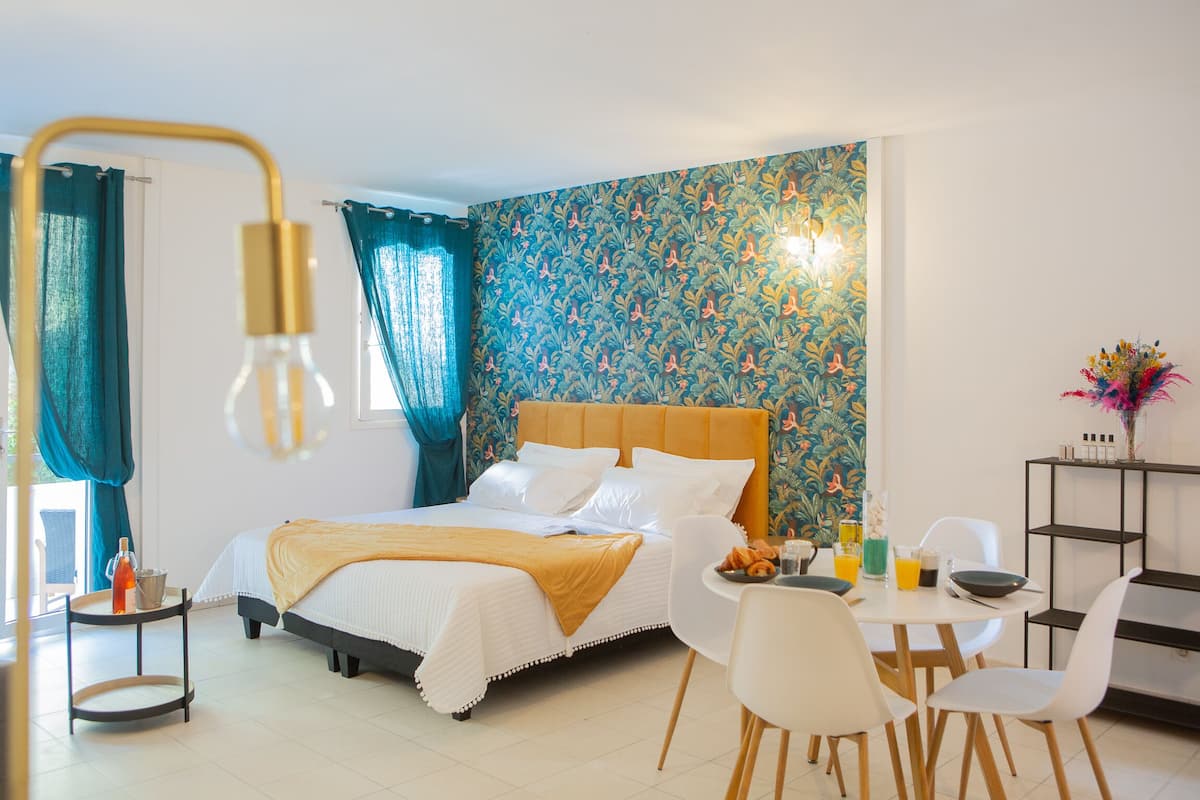 1 bedroom, premium bedding, down duvets, memory-foam beds