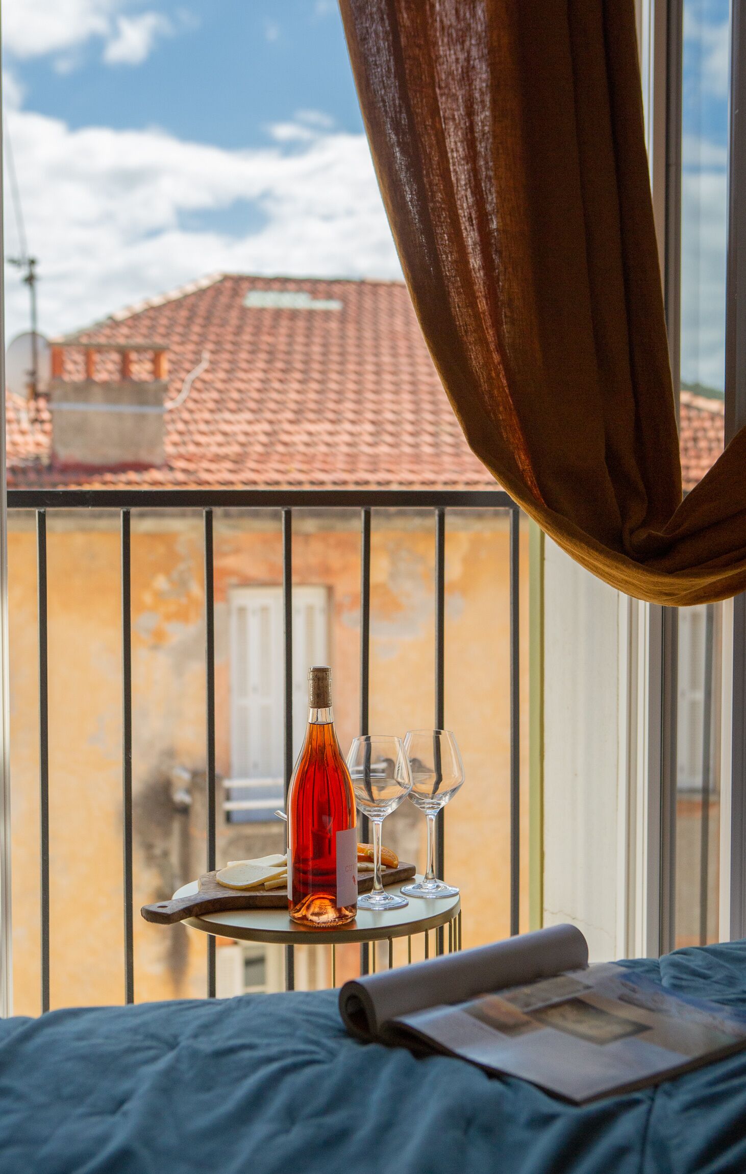 Apartament clàssic | Sala d'estar | Televisor de pantalla plana 
