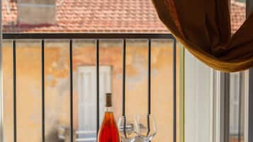 Classic Apartment | Living area | Flat-screen TV