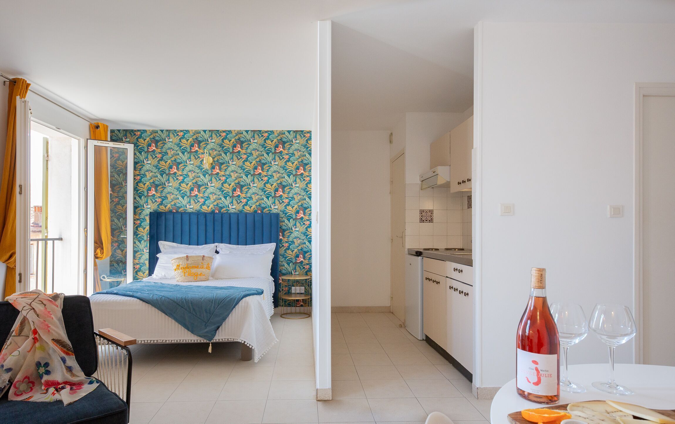 1 Schlafzimmer, hochwertige Bettwaren, Daunenbettdecken