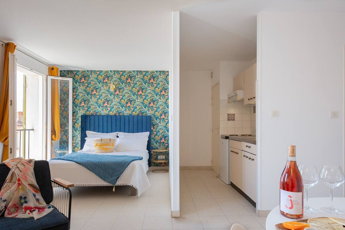 1 Schlafzimmer, hochwertige Bettwaren, Daunenbettdecken