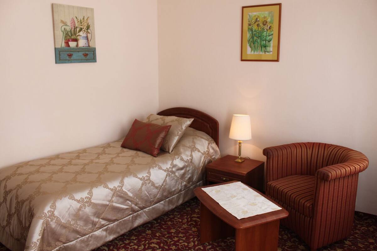 Standard Single Room | WiFi (free), bed sheets