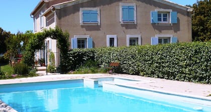 Magnificent villa with pool and view