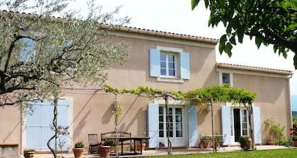 Magnifique villa avec piscine et vue