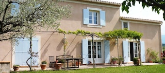 Magnificent villa with pool and view