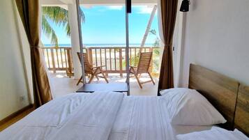 Superior Double Room, Ocean View | In-room safe, blackout drapes, free WiFi, bed sheets