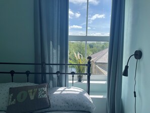 Apartament | 2 dormitoris, un bressol de viatge, wifi gratuïta i roba de llit 