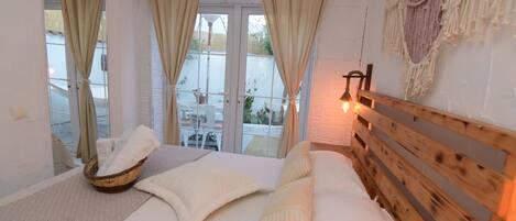 Familien-Vierbettzimmer, 2 Schlafzimmer, barrierefrei, Gartenblick