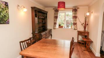 Cottage | Interior