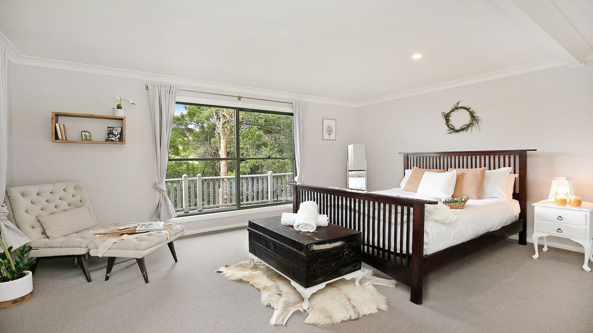 3 bedrooms, travel cot, WiFi, bed sheets