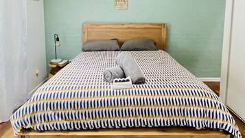 1 bedroom, desk, iron/ironing board, free WiFi