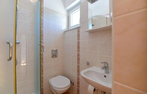 Shower, hair dryer - Beach front apartment in Starigrad Paklenica (Starigrad Paklenica)