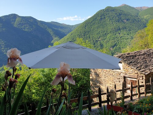 Mountain worlds behind Lake Maggiore, Case di Zali