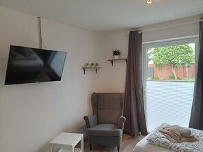 Standard House | Free WiFi, bed sheets - Ferienhaus am Binnenhafen (Emden)