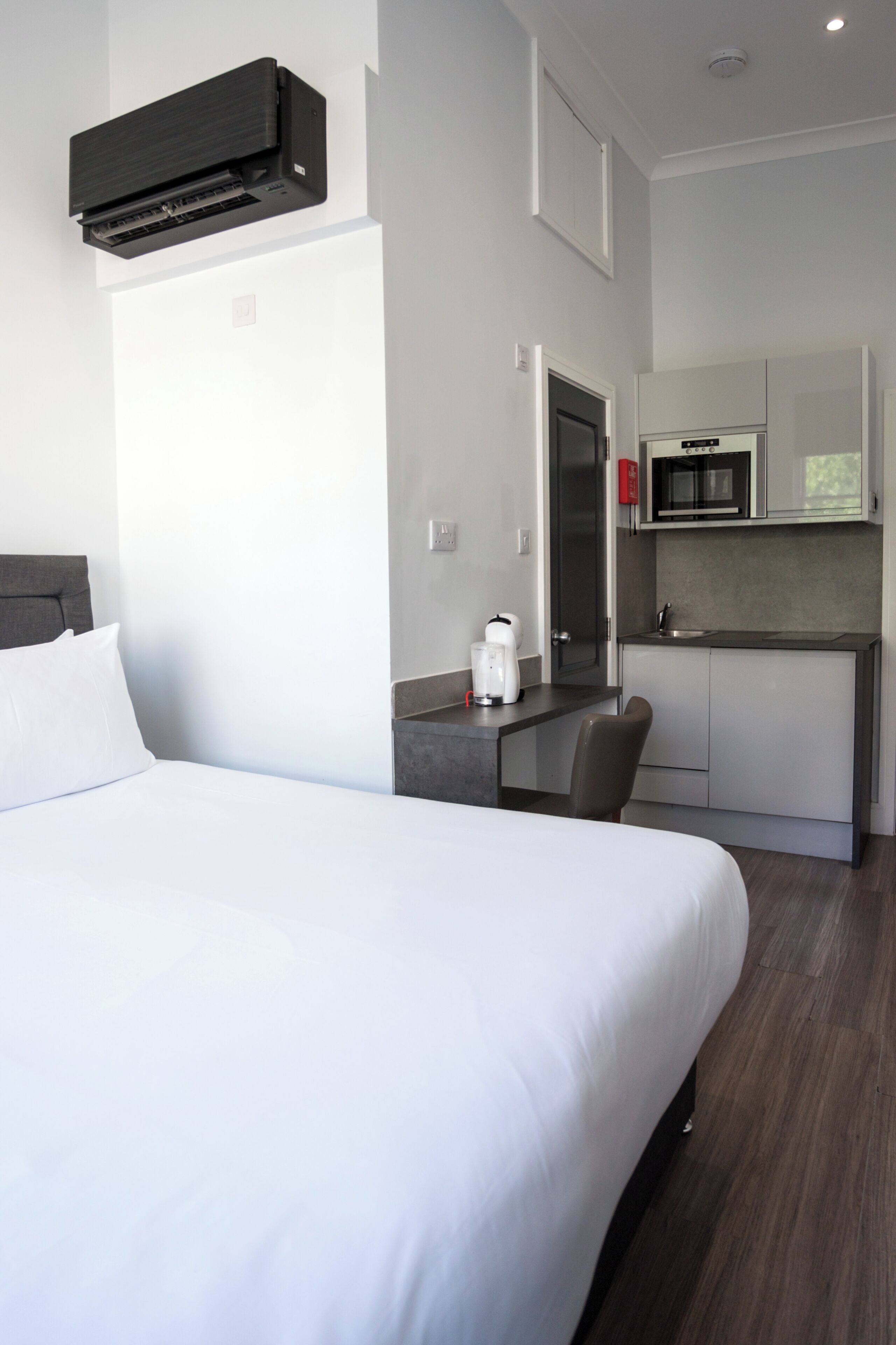 Superior Double Studio | Iron/ironing board, cribs (free), WiFi (free), bed sheets