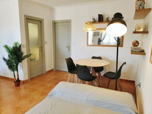 3 Schlafzimmer, Schreibtisch, kostenloses WLAN, Bettwäsche