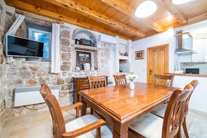 Dining room - Studio Apartment Pupa (Dubrovnik)