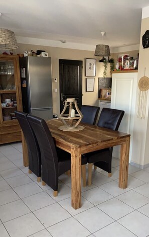 Dining - Villa des bastides with swimming pool (Saint-Didier)