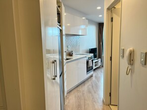 Interior - FREE BEVERAGE GIFT!! stay w US, Near Sky City 1 Bdrm Studio Apartment (Auckland)