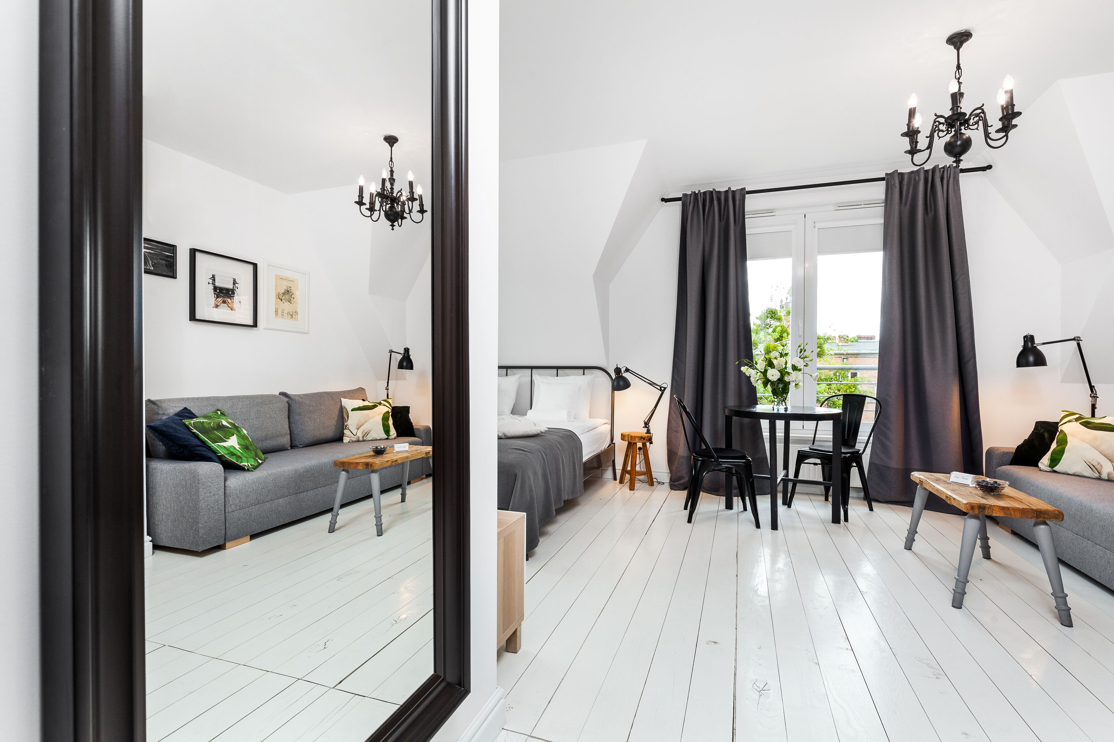 Comfort Studio Suite | Living area | 55-inch flat-screen TV with cable channels, TV