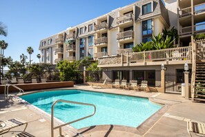 A heated pool - Beach Condo with Remodeled Kitchen at North Coast Village. 762 Sq Ft (Oceanside)