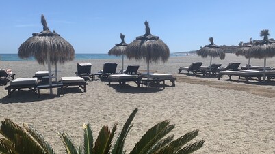 Casa Adosada Elegante y Luminosa