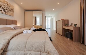 5 chambres, lit parapluie, Wi-Fi gratuit, draps fournis