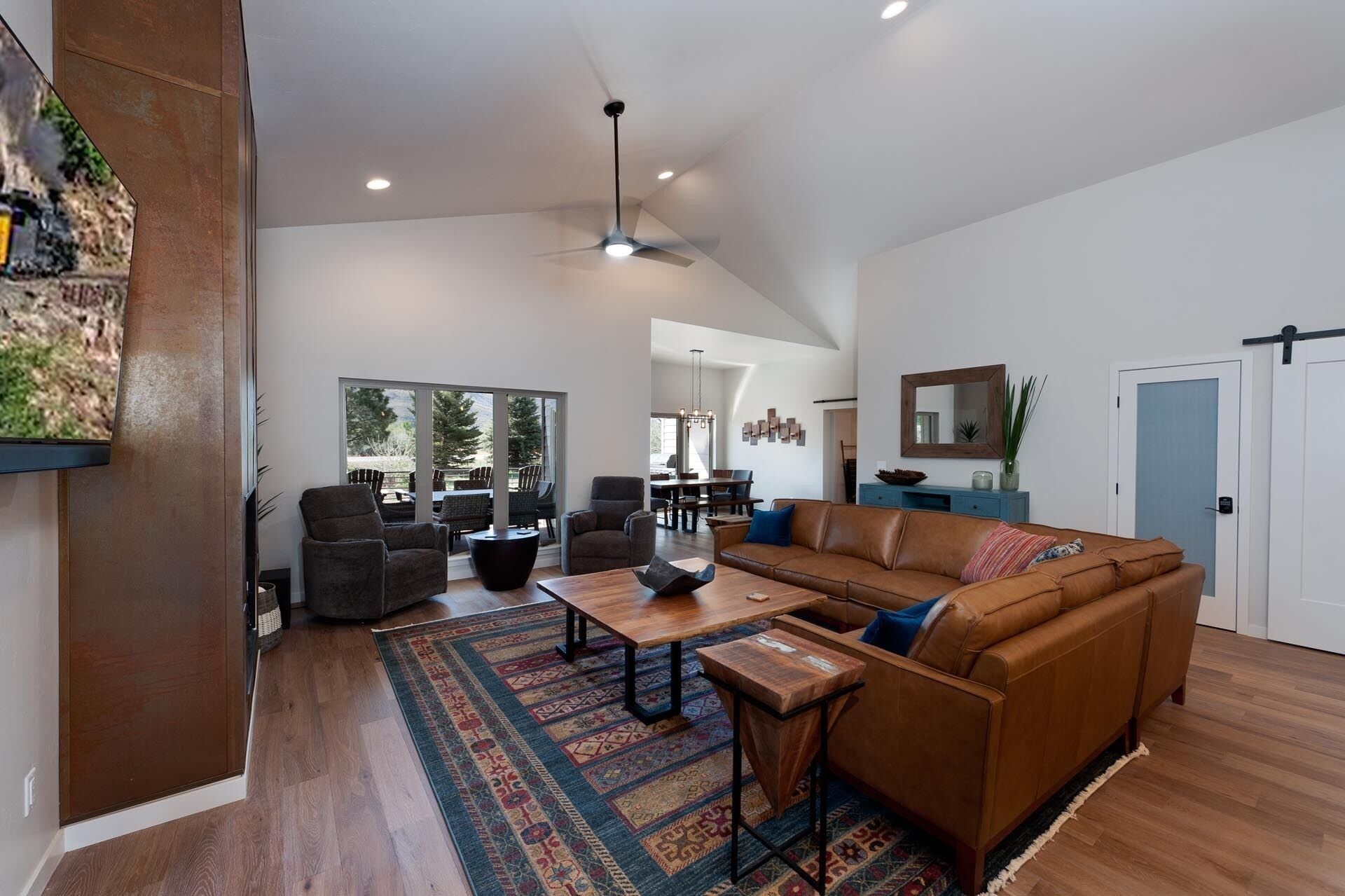 TV, fireplace, table tennis