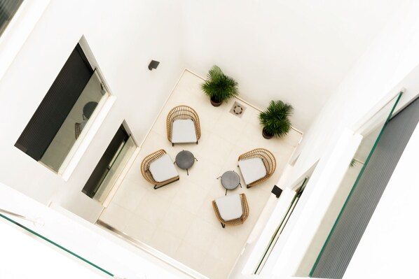 Courtyard - Apartamentos Kouohana (Fuengirola)