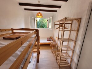 4 chambres, fer et planche à repasser, Wi-Fi gratuit