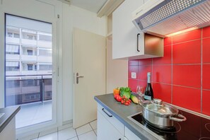 Family Apartment, 1 Bedroom (Locarno best place) | Private kitchen