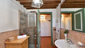 Hair dryer, towels - Antica Posta, Castellina in Chianti, Siena and Chianti (Castellina in Chianti)