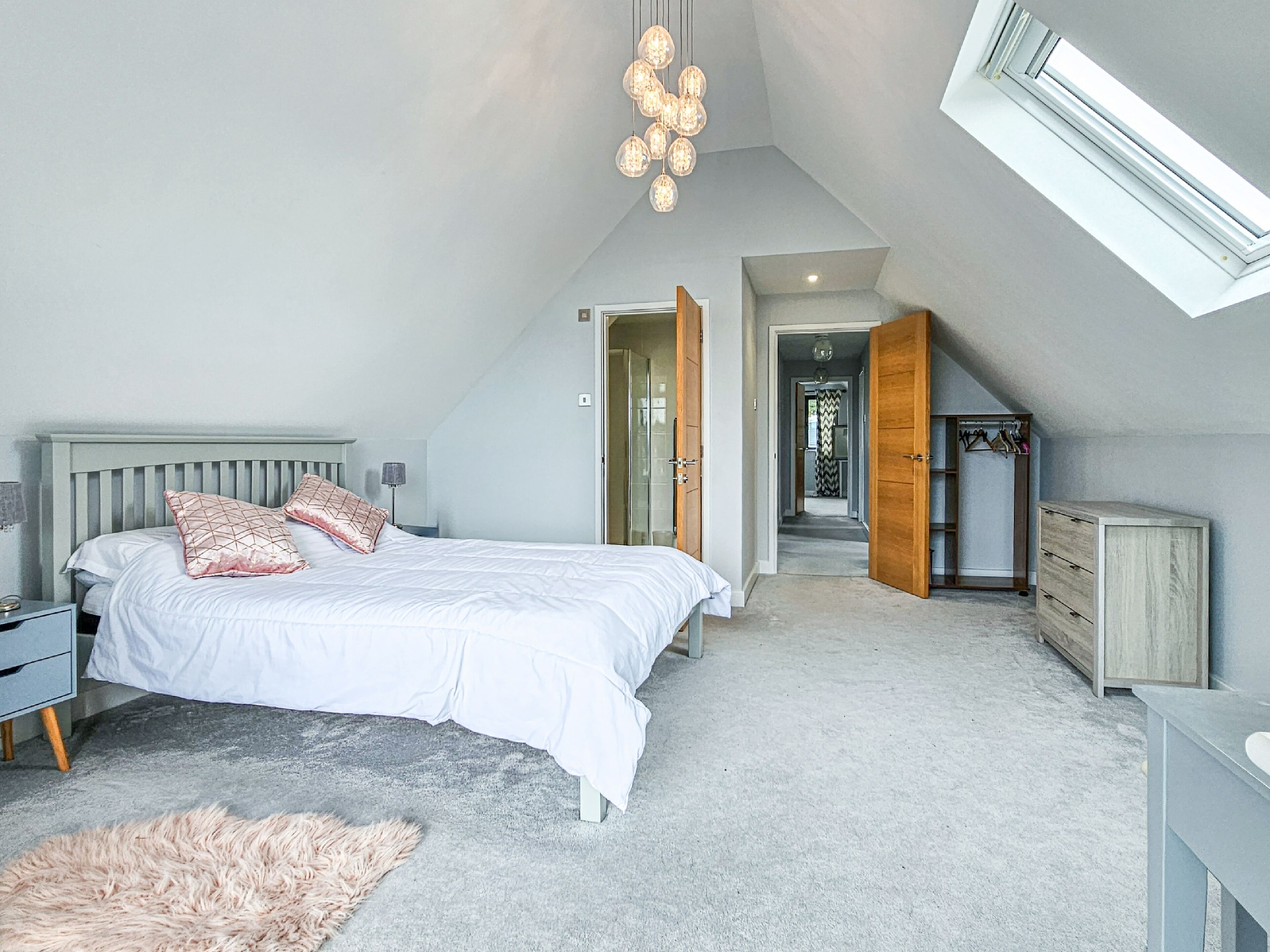 4 bedrooms, desk, iron/ironing board, travel cot