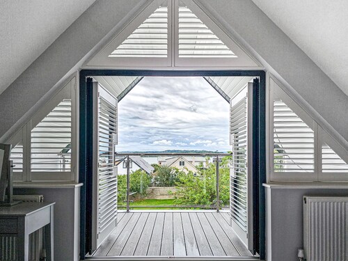 Stunning 5 Bed - Balcony, Garden and Sea Views