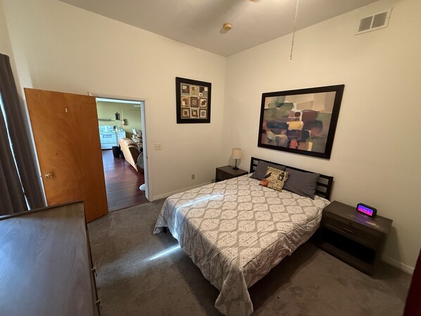 2 bedrooms, iron/ironing board, free WiFi, bed sheets