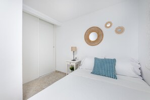 2 bedrooms, iron/ironing board, travel cot, free WiFi