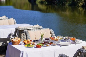 Desayuno completo incluido todos los días