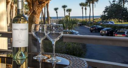 Super-Cute Villa with Ocean View and Two Bikes!