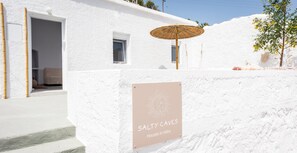 Exterior - Salty Caves Apartments Milos (Milos)