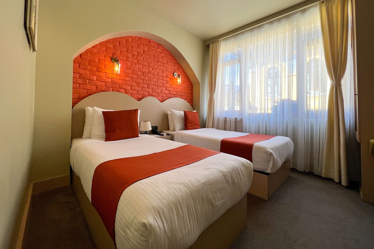 Standard Twin Room, 1 Double or 2 Twin Beds | 1 bedroom, premium bedding, in-room safe, soundproofing