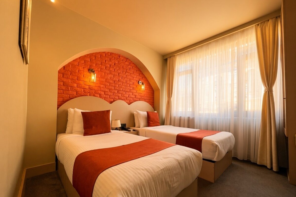 Standard Twin Room, 1 Double or 2 Twin Beds | Premium bedding, in-room safe, soundproofing, WiFi (free)